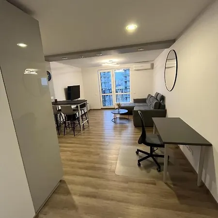 Apartment Lovely Flat With Great Location